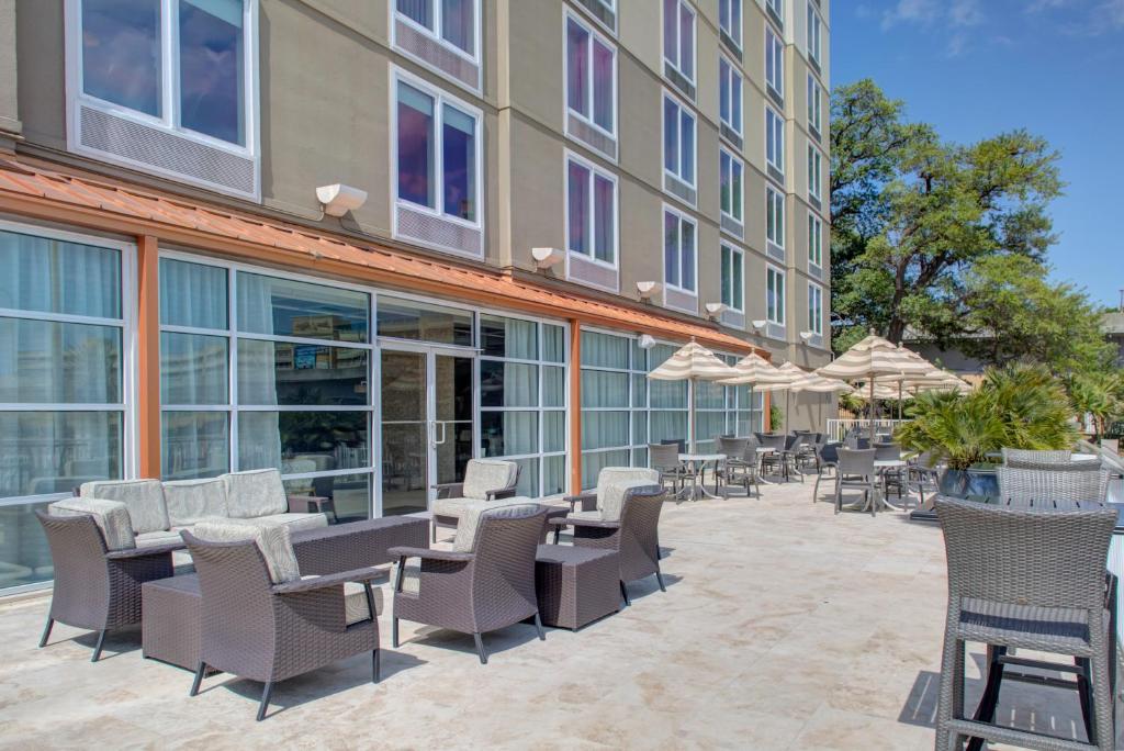 DoubleTree by Hilton Biloxi image 10