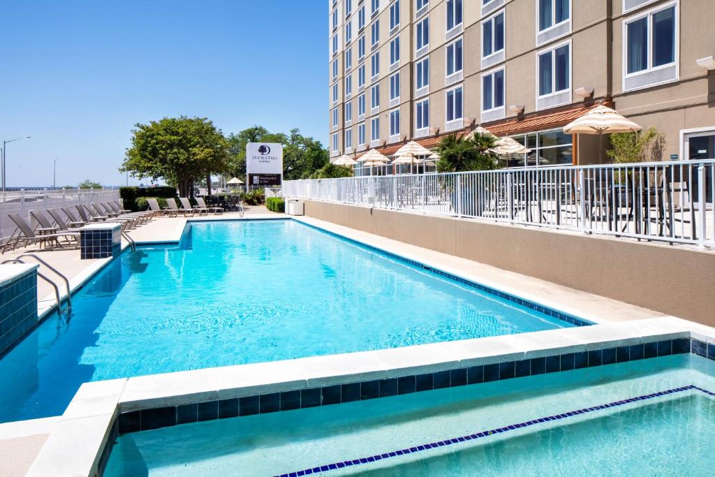 DoubleTree by Hilton Biloxi image 11