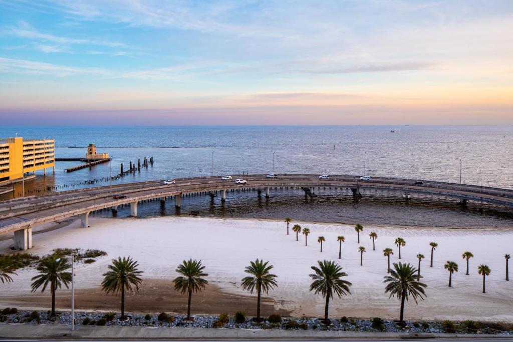 DoubleTree by Hilton Biloxi image 16