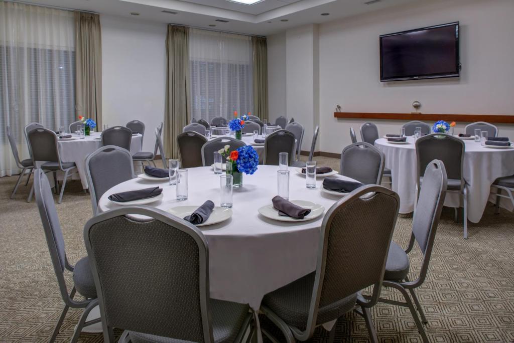 DoubleTree by Hilton Biloxi image 20