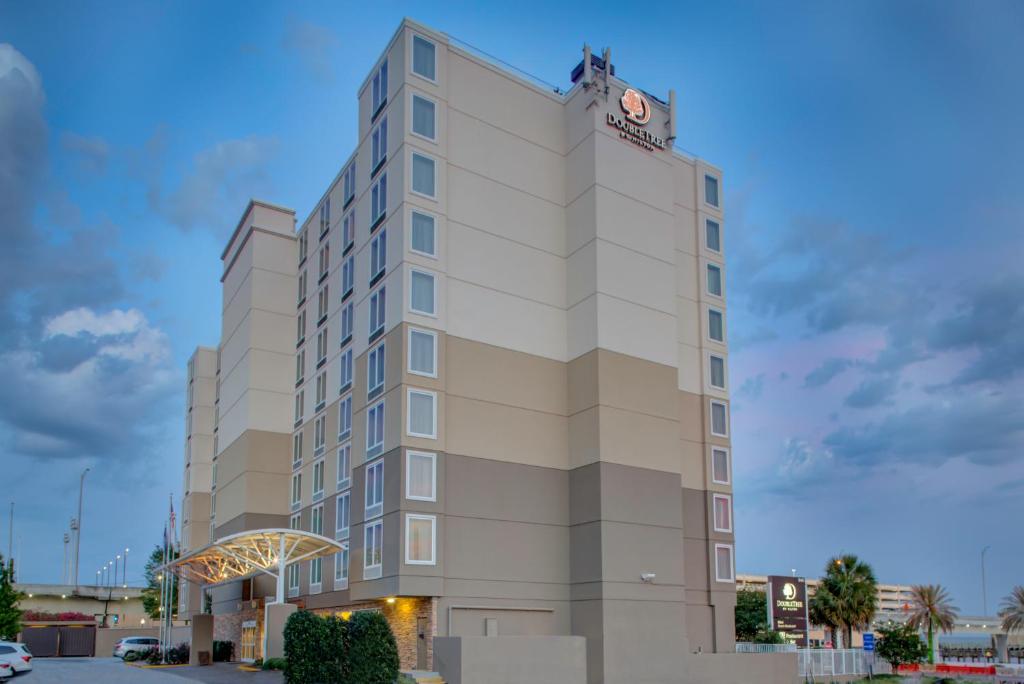DoubleTree by Hilton Biloxi image 21